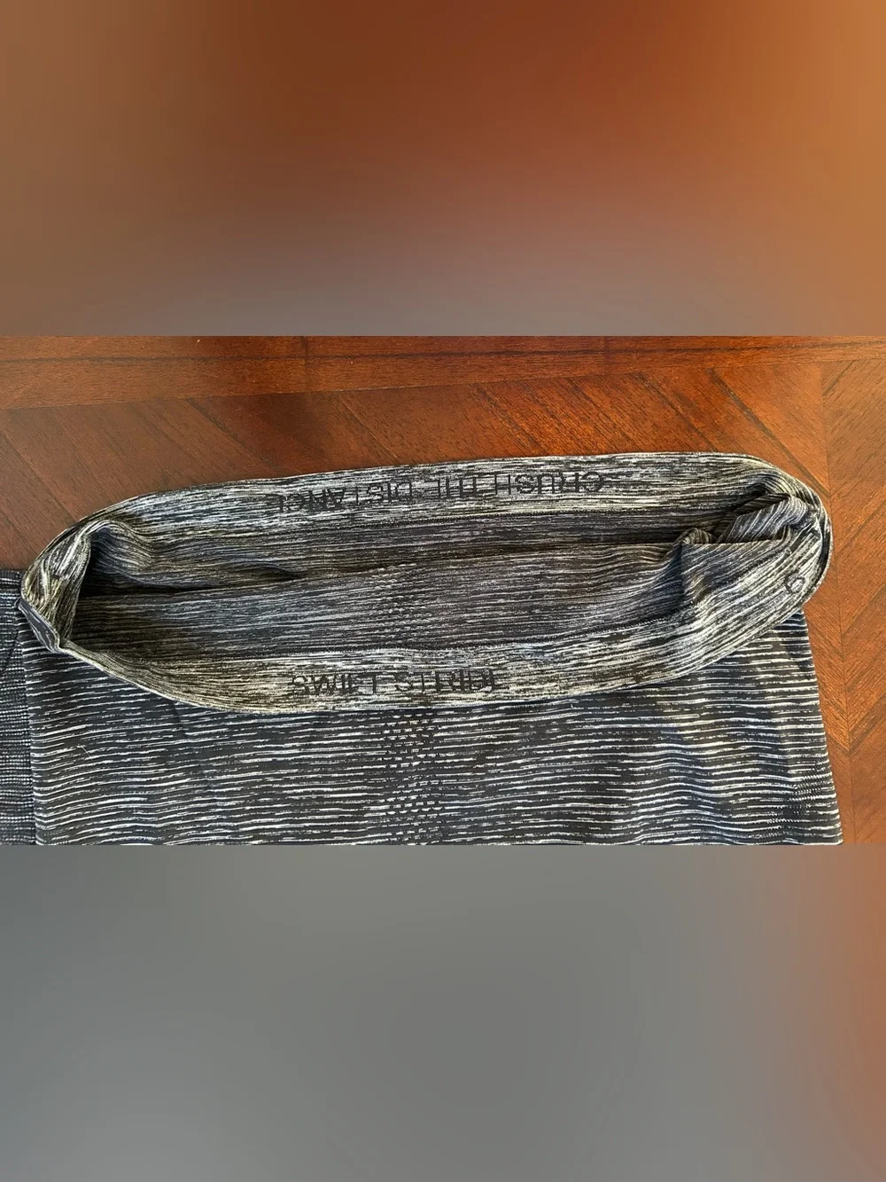 lululemon athletica Women’s Long Sleeve Seamless Top - Charcoal Heather size 6